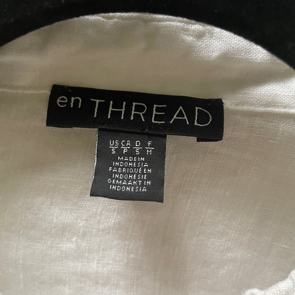 White billowed sleeve button down blouse - Picture 3 of 3